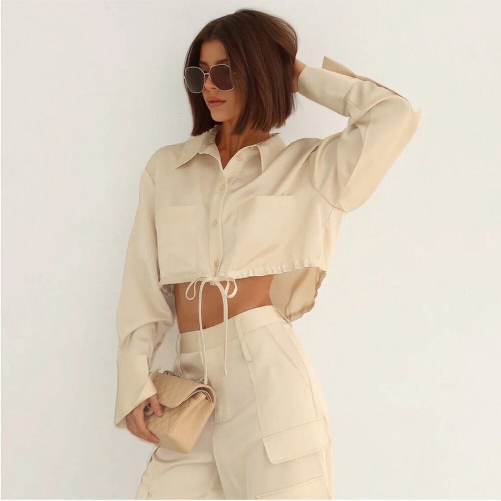 The Noli Shop Milan Ivory Satin Cropped Button Down Shirt Blouse Size XL